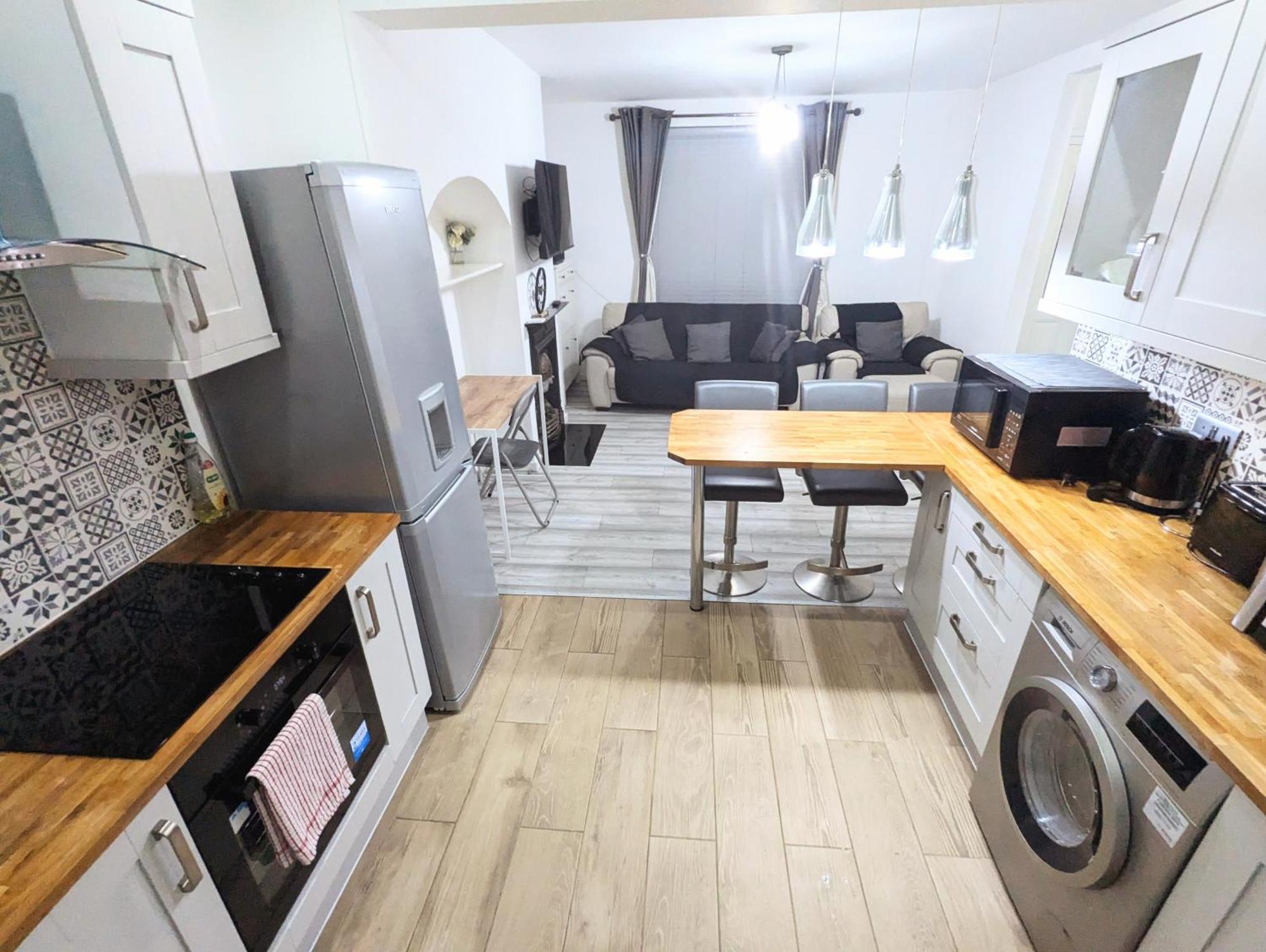 Bromley Serviced Apartments - Beckenham Place Park - London - 2 Bed House - Free Parking - 2 Beds 1 Sofabed エクステリア 写真