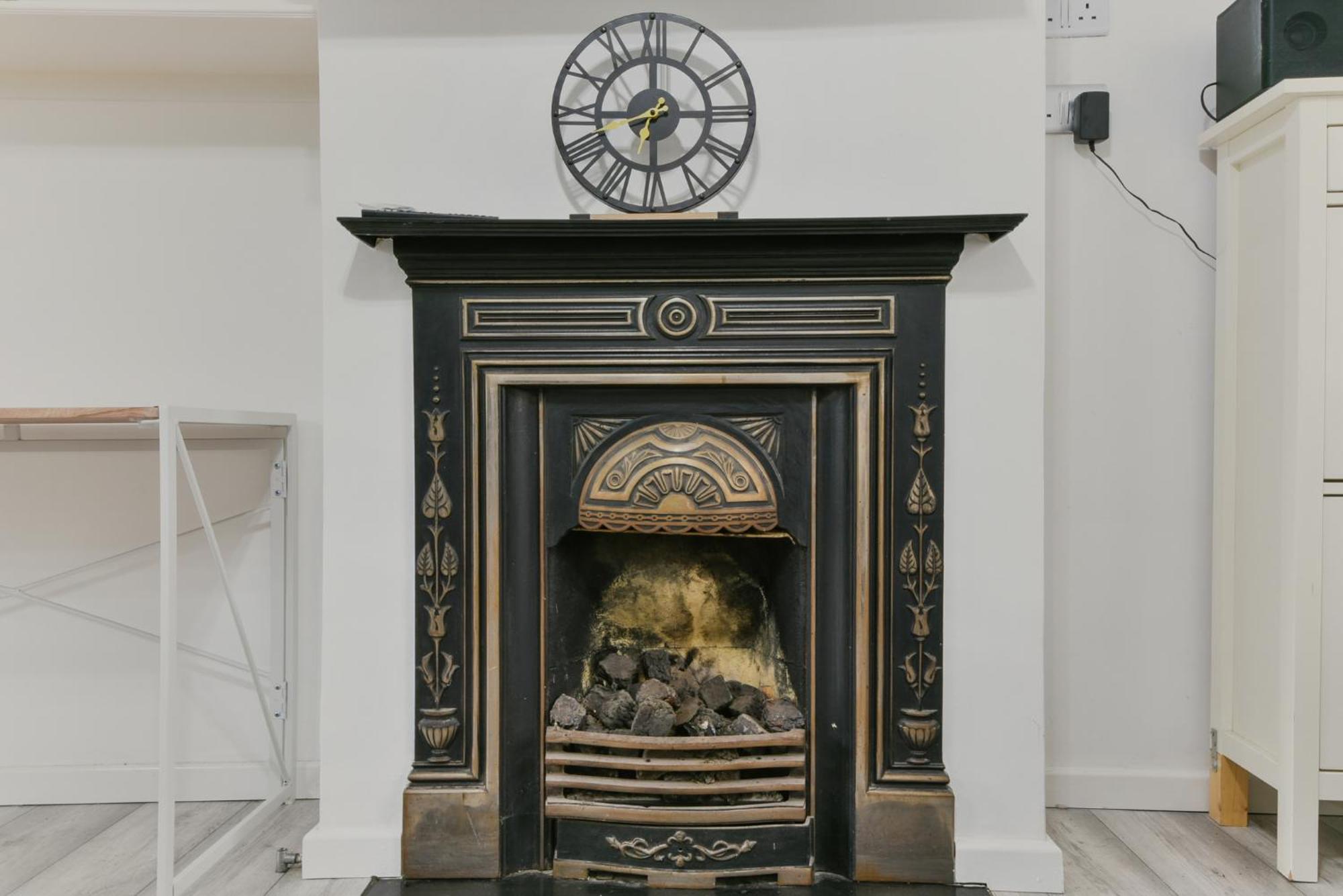 Bromley Serviced Apartments - Beckenham Place Park - London - 2 Bed House - Free Parking - 2 Beds 1 Sofabed エクステリア 写真