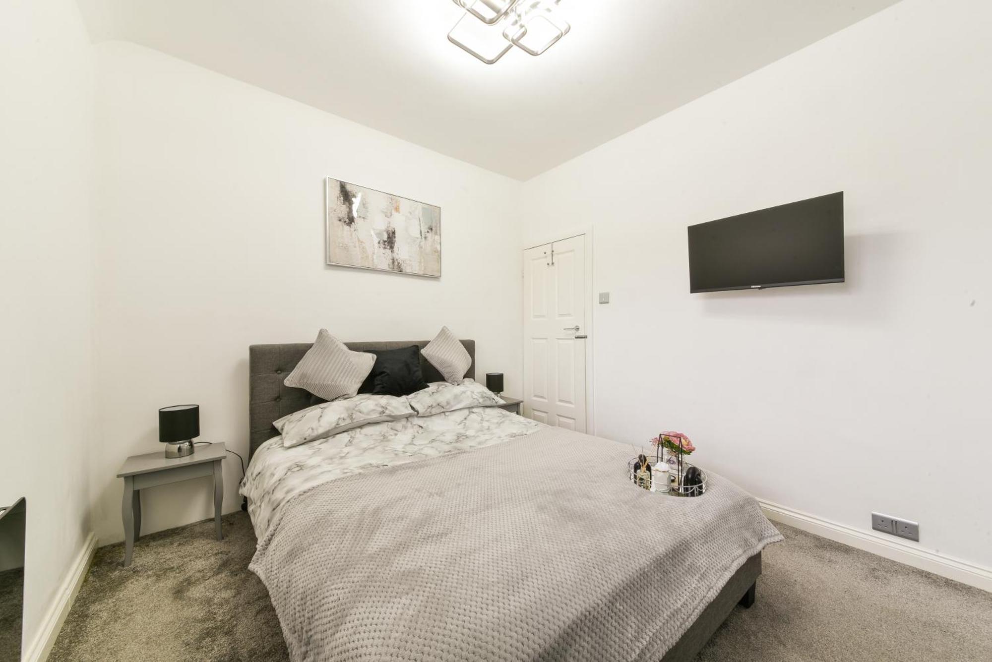 Bromley Serviced Apartments - Beckenham Place Park - London - 2 Bed House - Free Parking - 2 Beds 1 Sofabed エクステリア 写真