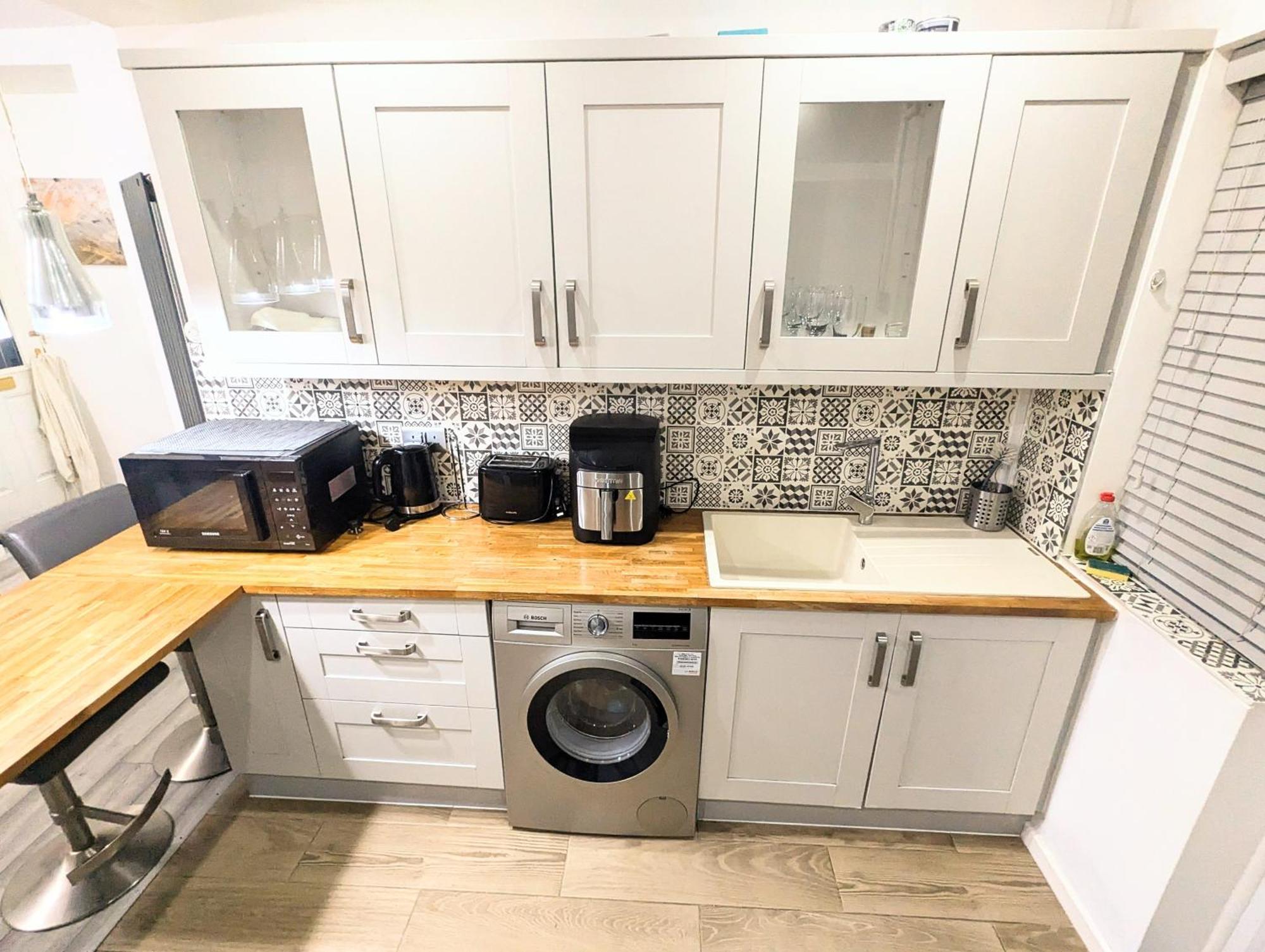 Bromley Serviced Apartments - Beckenham Place Park - London - 2 Bed House - Free Parking - 2 Beds 1 Sofabed エクステリア 写真