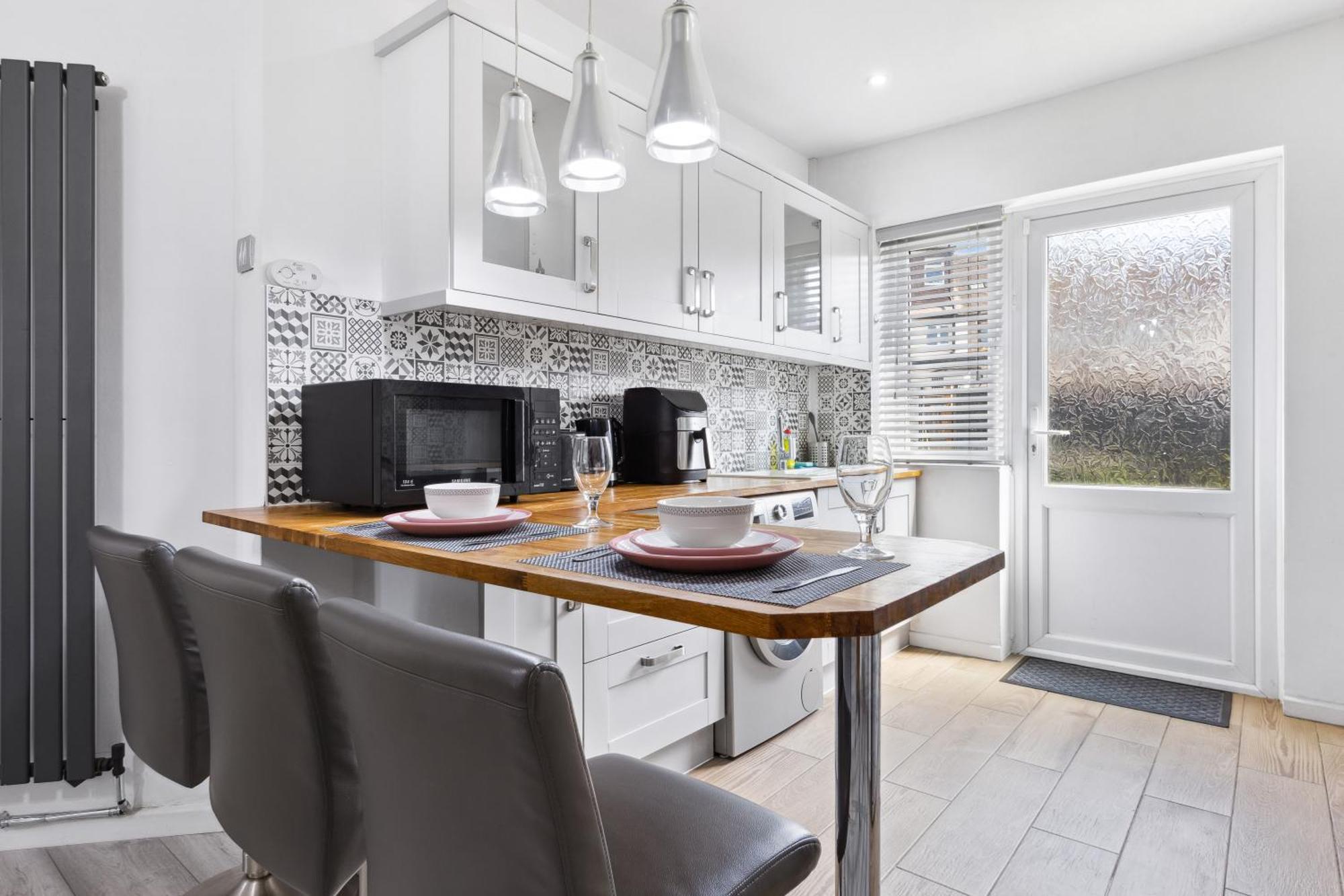 Bromley Serviced Apartments - Beckenham Place Park - London - 2 Bed House - Free Parking - 2 Beds 1 Sofabed エクステリア 写真